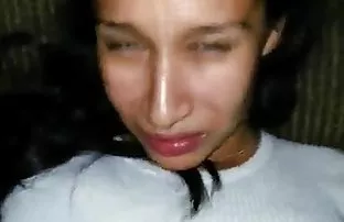 XXX Gái bán dâm đánh người chú ở mông