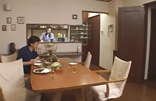 XXX Cô gái khỏa thân mát-xa đã gà trong cái lỗ đó