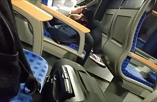 XXX Đã có một số kỳ lạ tôn sùng mẹ trên đôi chân của mình