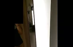 XXX Đôi niềm vui cho các cô gái say rượu ở chung nhà vệ sinh