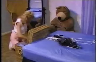 XXX Tấn công các cô gái đột nhiên trong đêm và trong những nhà để xe