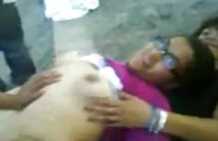 XXX Cô dâu và bạn gái đã quan hệ với một vũ nữ thoát y