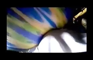 XXX Người phụ nữ ngồi kế bên đường nói