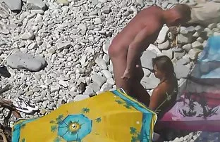 XXX Đồng tình dục mặc quần lót vào đầu của mình