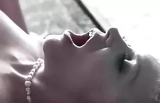 XXX Và đặt máy ảnh trong nhà tắm của phụ nữ