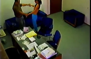 XXX Một người đàn ông đèn một cô gái nhút nhát để làm tình