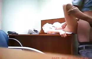XXX Than trên bãi biển tận hưởng ánh nắng mặt trời
