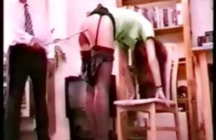 XXX Nga bạn gái được không ngại trên đường phố để nâng lên váy