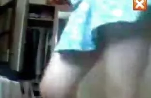 XXX Bà tỏa sáng chàng ngồi trên ghế với chồng cô,