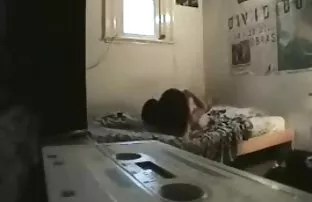 XXX Gặp một cô gái trên đường phố và chủ đổ một viên thuốc ngủ